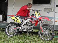Mechanik - Jan Polívka st. táta - moto HONDA CRF 450
