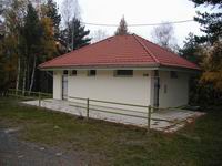 Sociální zařízení u parkoviště